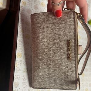 Michael Kors wristlet